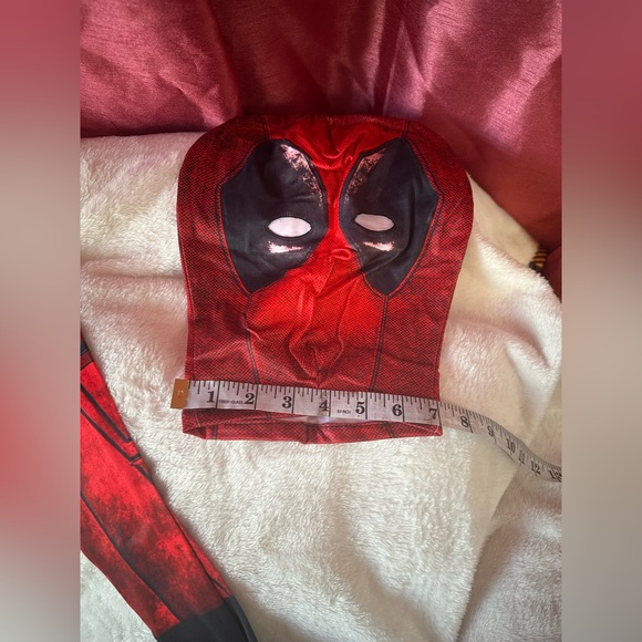 Deadpool - Picture 2 of 5